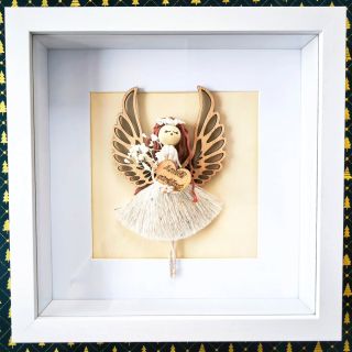 Jeden z luxusnějších andílků 👼 Hluboký rámeček, kde je andílek chráněn sklem, je výbornou volbou, když chcete mít andílka...