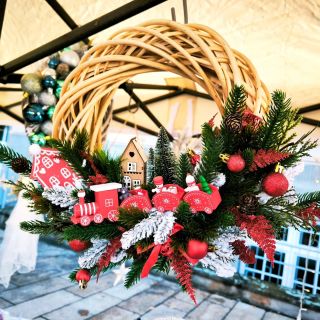 Další vánoční věnce s oblíbeným vláčkem ❤️🚂 Bohužel lepší fotografie nejsou možné, protože všechny už jsou u svých nových...
